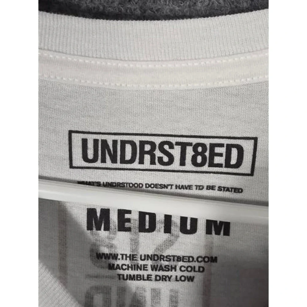 UNDRST8ED Mens DAL Texas 214 Graphic‎ T-Shirt White Medium Longline Curved Hem